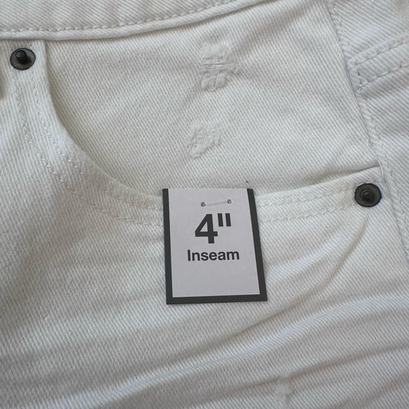 NWT Time and Tru white cut off shorts - Picture 3 of 4